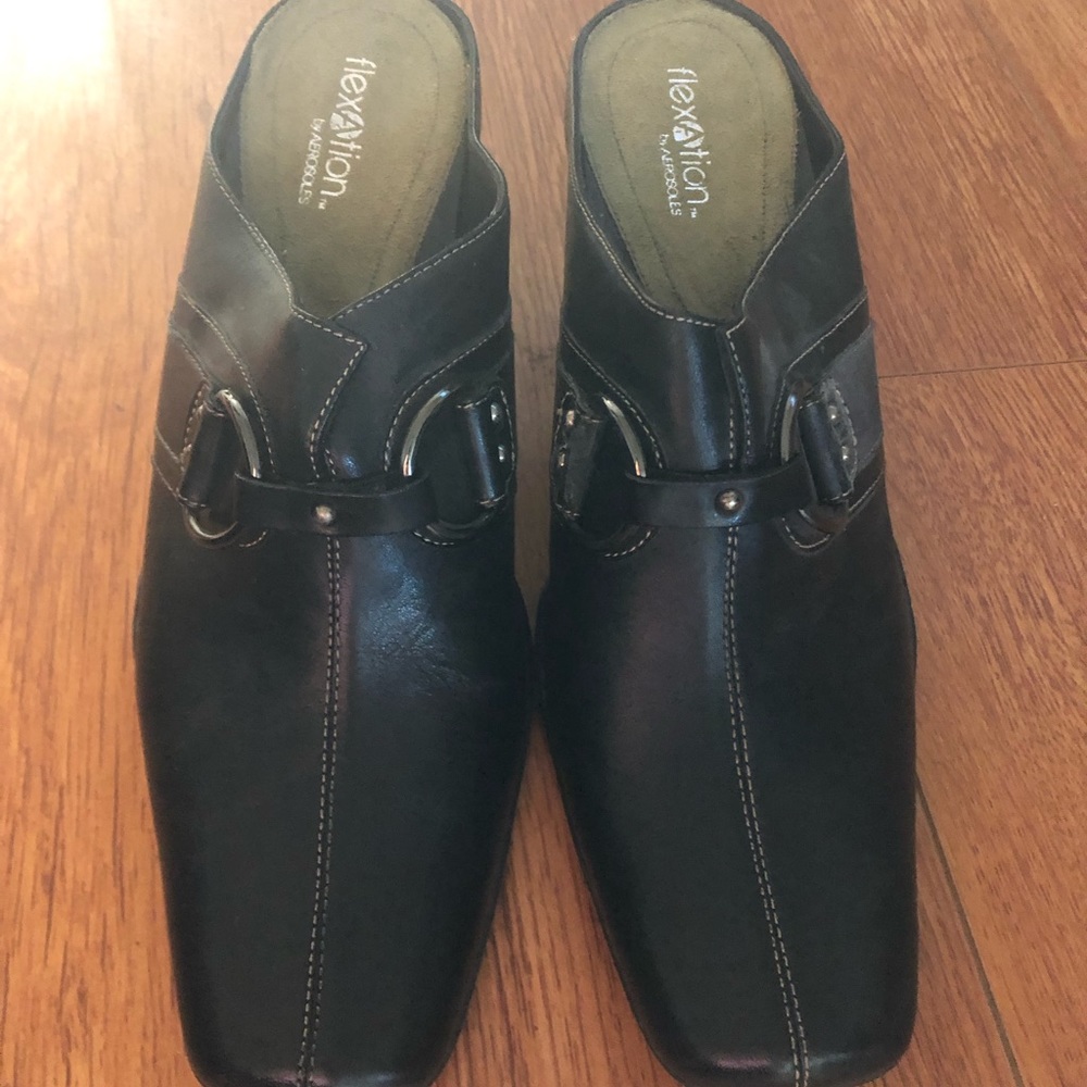 (BOGO) 🌸 Flexation by Aerosols 9M Black Shoes Used Good Condition